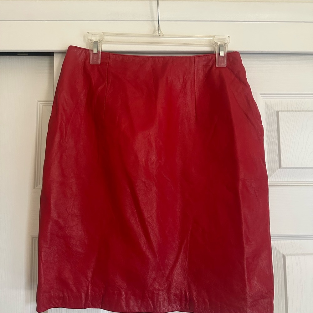 Leather Knee-Length Pencil Skirt for Night Out